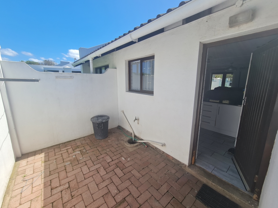 2 Bedroom Property for Sale in Paradise Beach Eastern Cape